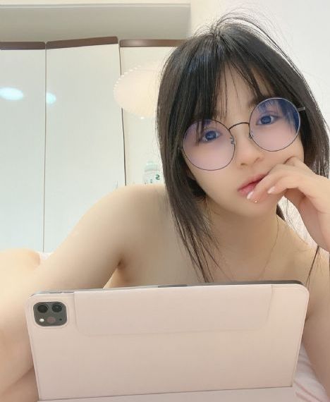 欧美大屁股街拍图片_在线完整观看