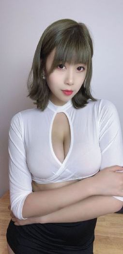 欧美大奶女_1080韩国电影在线观看